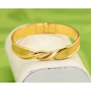 Vintage Art Nouveau Intricate Elven Gold Tone Hinged Bangle 7 inch by Monet - W1